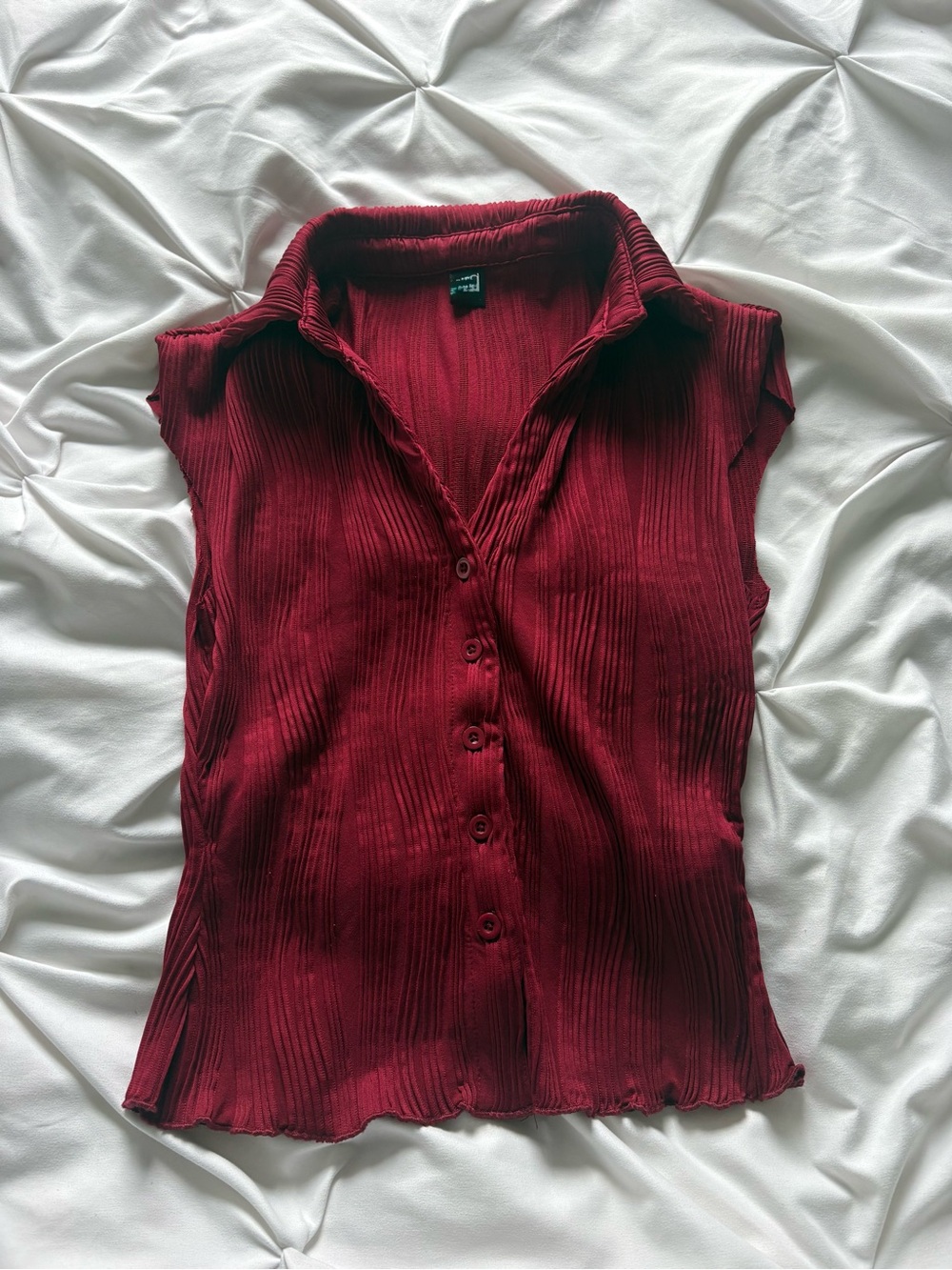 Sleeveless Ribbed Button-Front Top in Burgundy Women’s Size Small